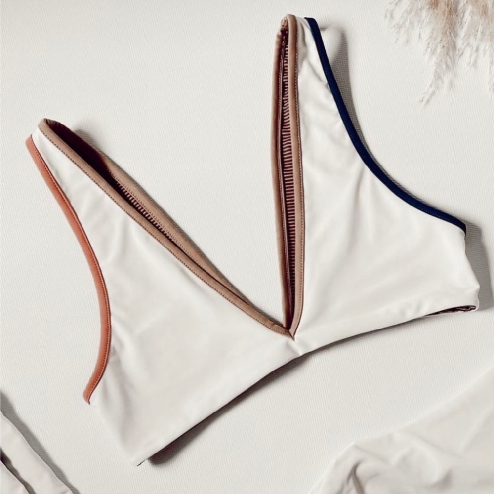 Acacia bikini top
